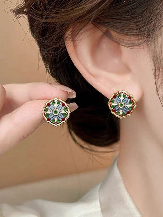 SHEIN زوج واحد من الأقراط بتصميم عتيق وراقي