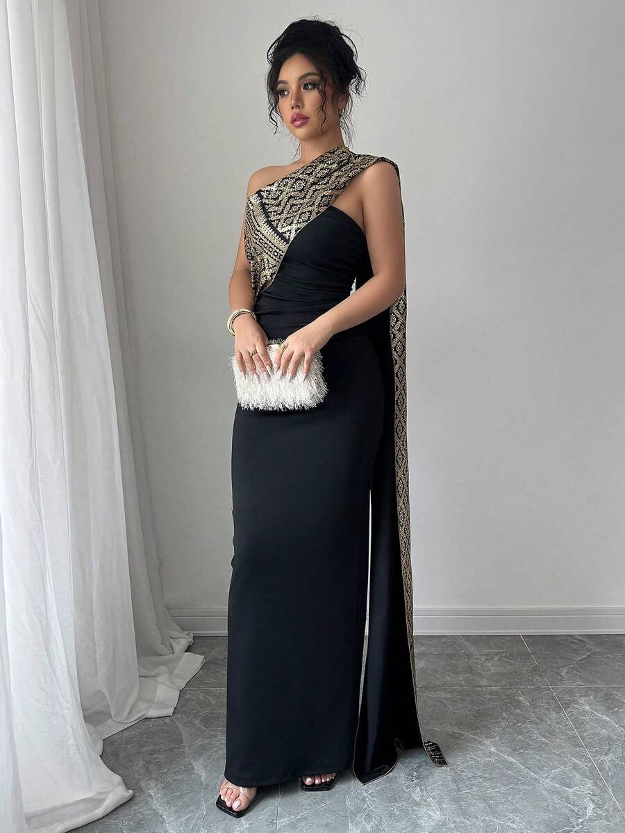 SHEIN Chiquease فستان أسود و شال طويل على الكتف
