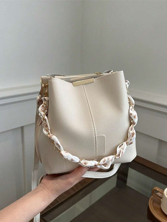 SHEIN حقيبة دلو بستايل سلة أبيض