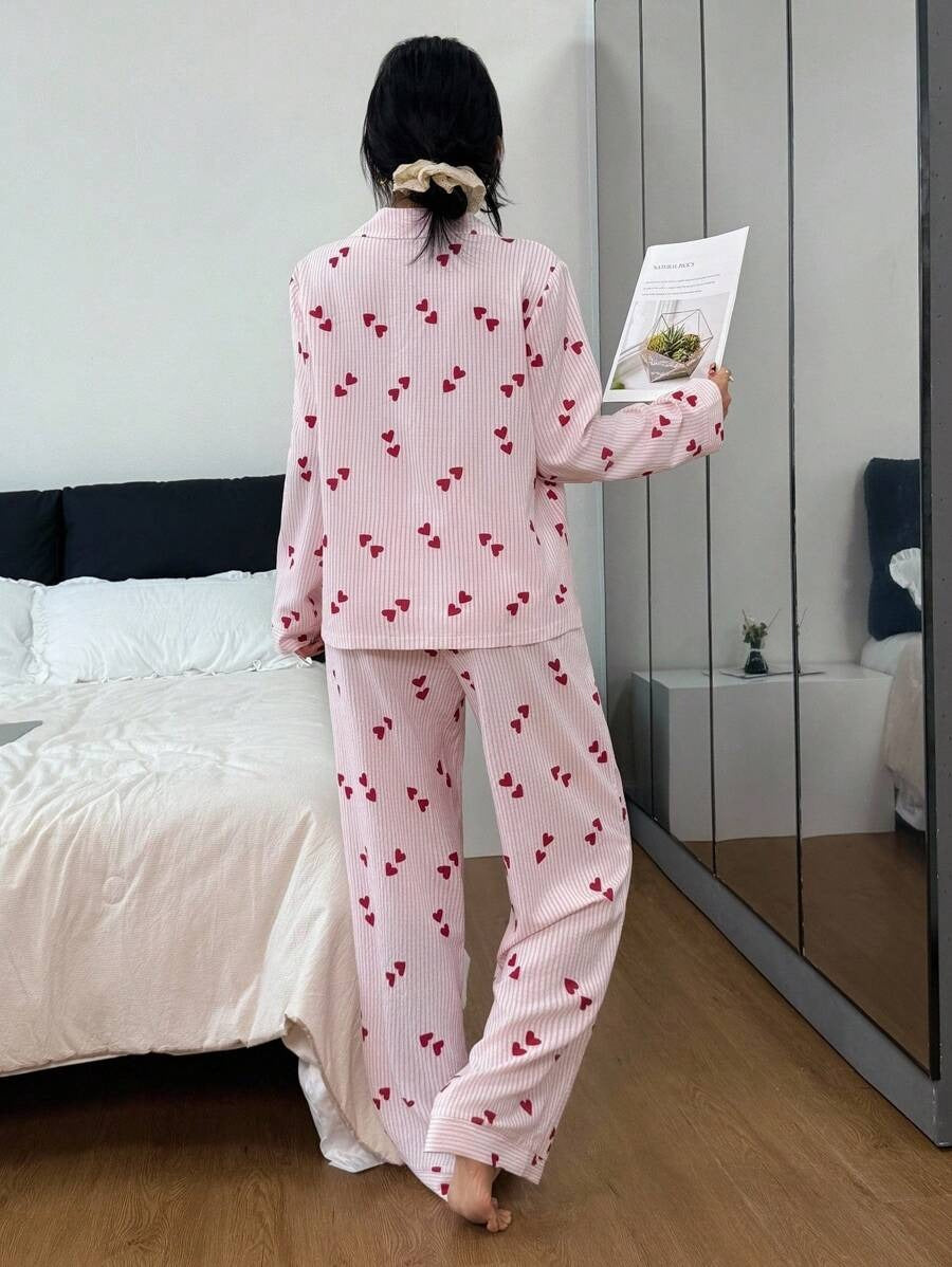 SHEIN Dream Adore بيجاما وردية قطعتين بطبعة قلوب