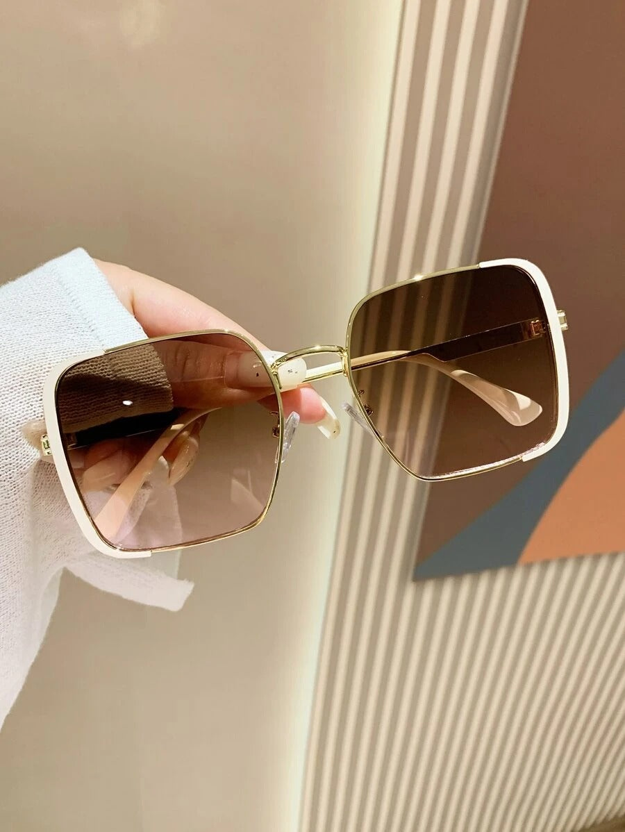 SHEIN نضارة شمس بإطار مربع كبير وأنيق