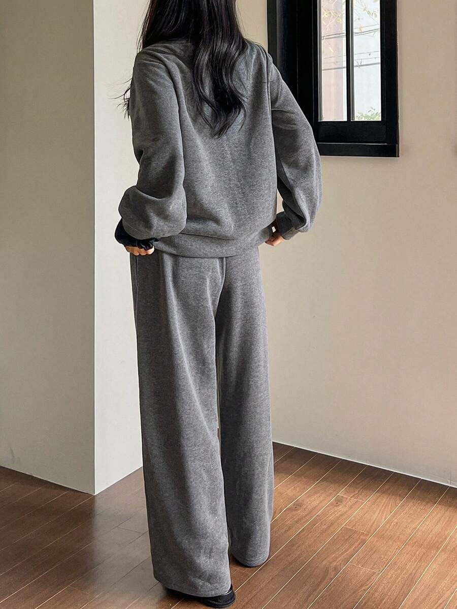 SHEIN DAZY طقم بيجامة شتوي بلون رمادي