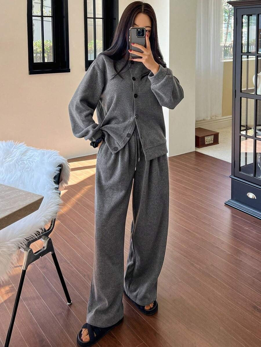 SHEIN DAZY طقم بيجامة شتوي بلون رمادي