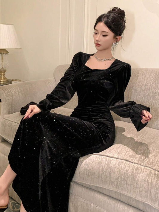SHEIN DAZY فستان ضيق بطول متوسط أسود مزخرف بالترتر