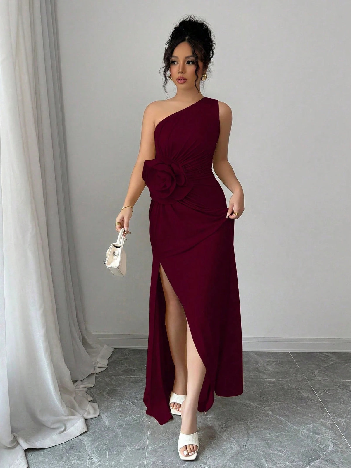 SHEIN Rafferiza فستان عنابي بزخارف زهرية ثلاثية الأبعاد بياقة غير متماثلة