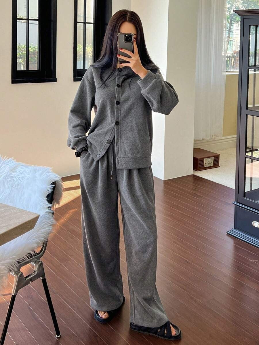 SHEIN DAZY طقم بيجامة شتوي بلون رمادي