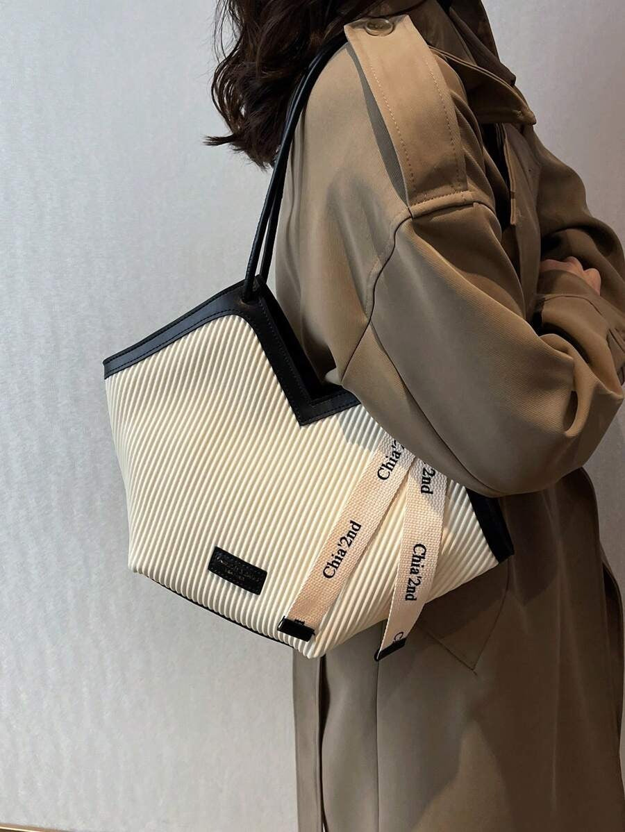 SHEIN حقيبة كتف كبيرة بيضاء