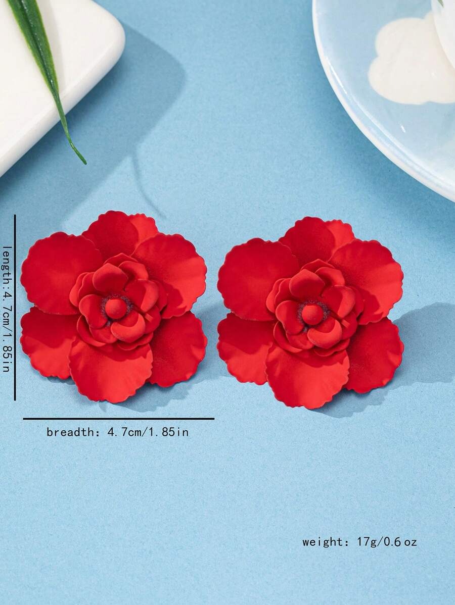 SHEIN زوج أقراط بتصميم زهور باللون الأحمر