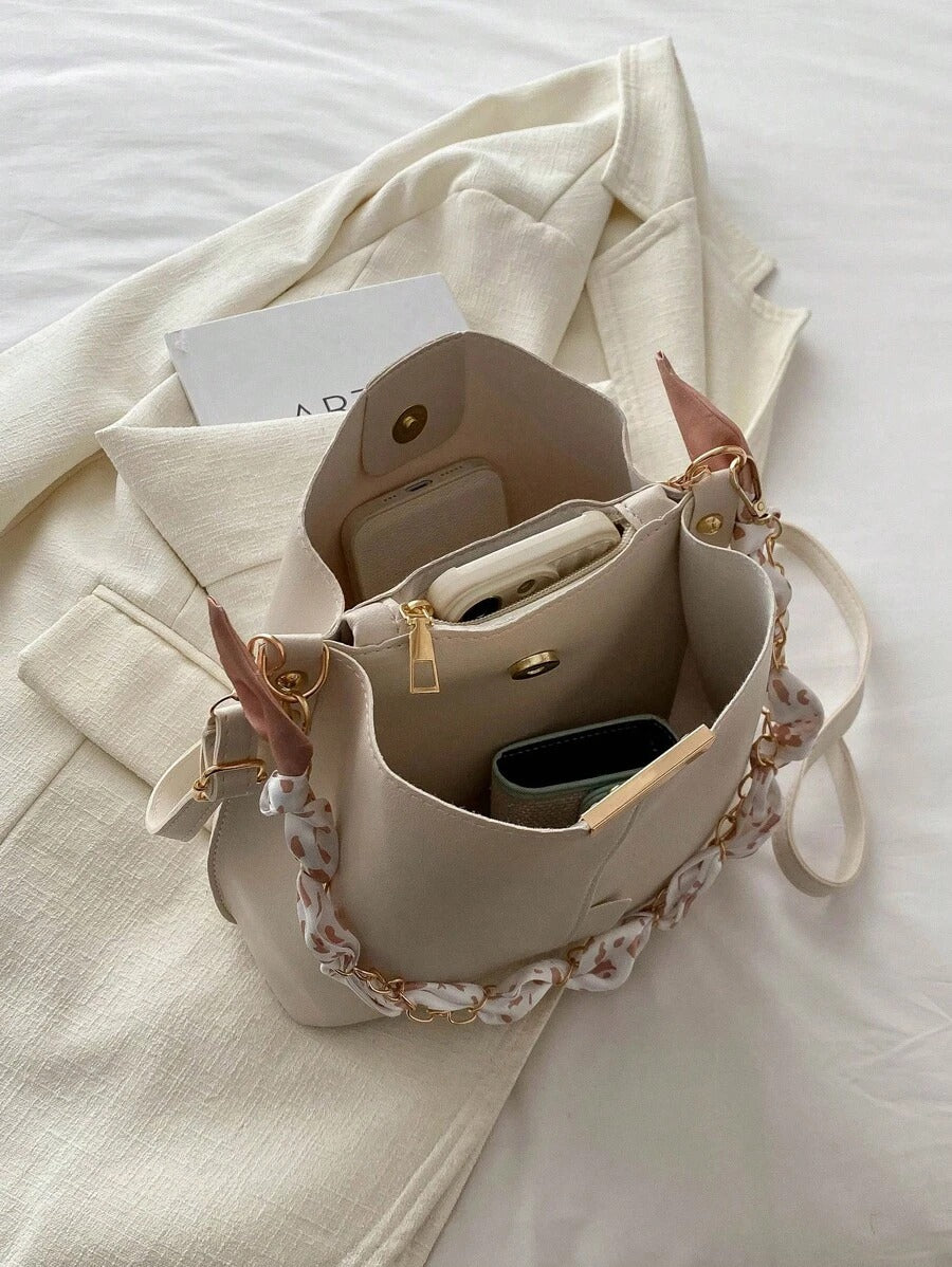 SHEIN حقيبة دلو بستايل سلة أبيض