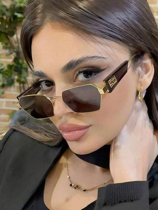 SHEIN نضارة بدون إطار بتصميم كلاسيكي أنيق لون أسود رمادي