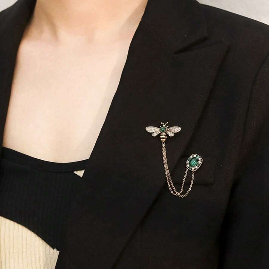 SHEIN بروش نسائي ناعم على شكل فراشة