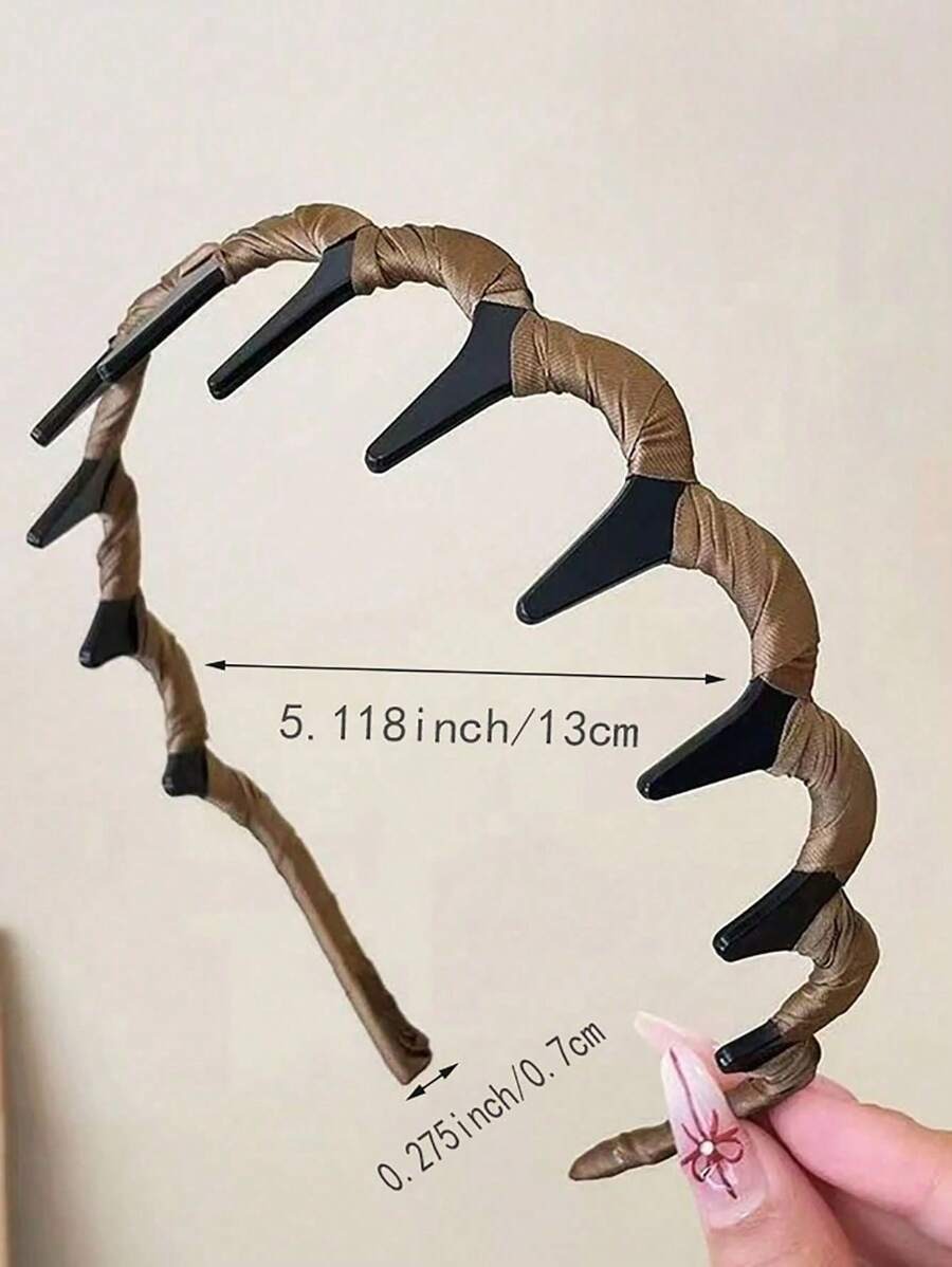 SHEIN  طقمان من شريطة الرأس بتصميم التاج