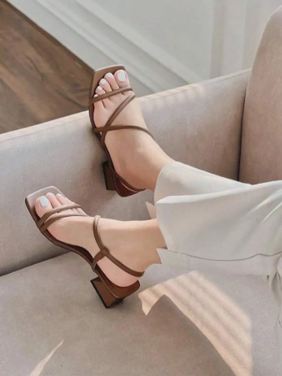 SHEIN صنادل نسائية بكعب عالي وأربطة لون بني