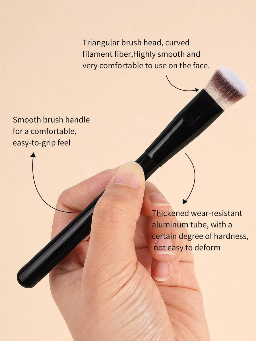 SHEIN MAANGE فرشاة مكياج مثلثة