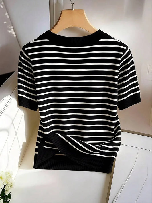 SHEIN V تي شيرت نسائي مخطط بأكمام قصيرة وياقة