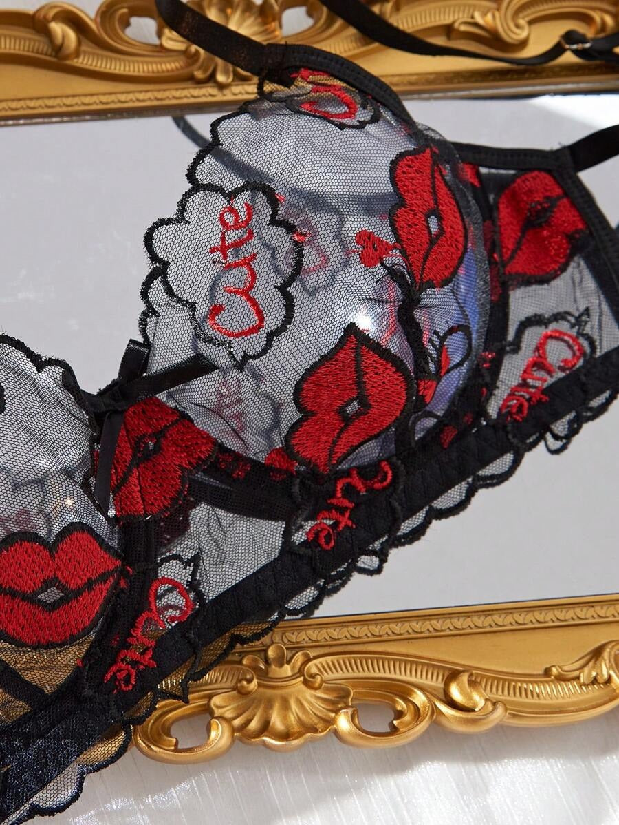 SHEIN طقم ملابس لانجري بلون أسود مزينة بالدانتيل