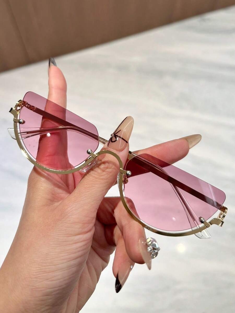 SHEIN  نضارة كلاسيكية بإطار عين القطة – ذهبي لامع