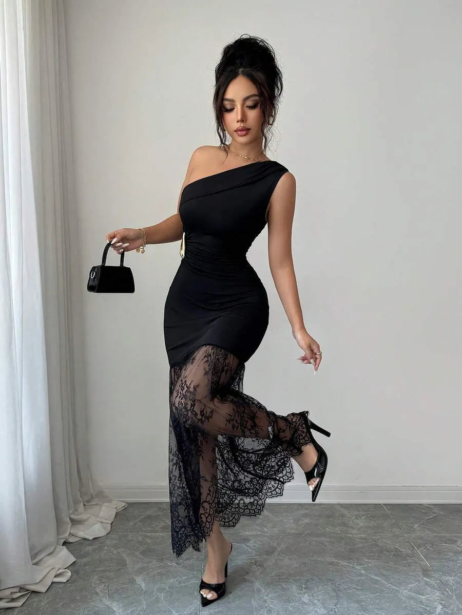 SHEIN Elenzya فستان نسائي أسود محبوك بكتف واحد بحافة دانتيل تفاصيل معدنية