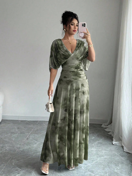 SHEIN Elenzga فستان مطبوع بصبغة مربوطة بياقة V وأكمام خفاش