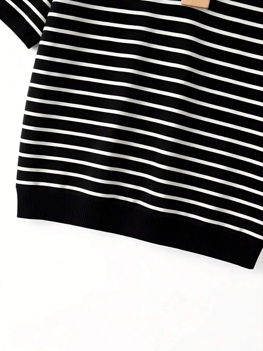 SHEIN V تي شيرت نسائي مخطط بأكمام قصيرة وياقة