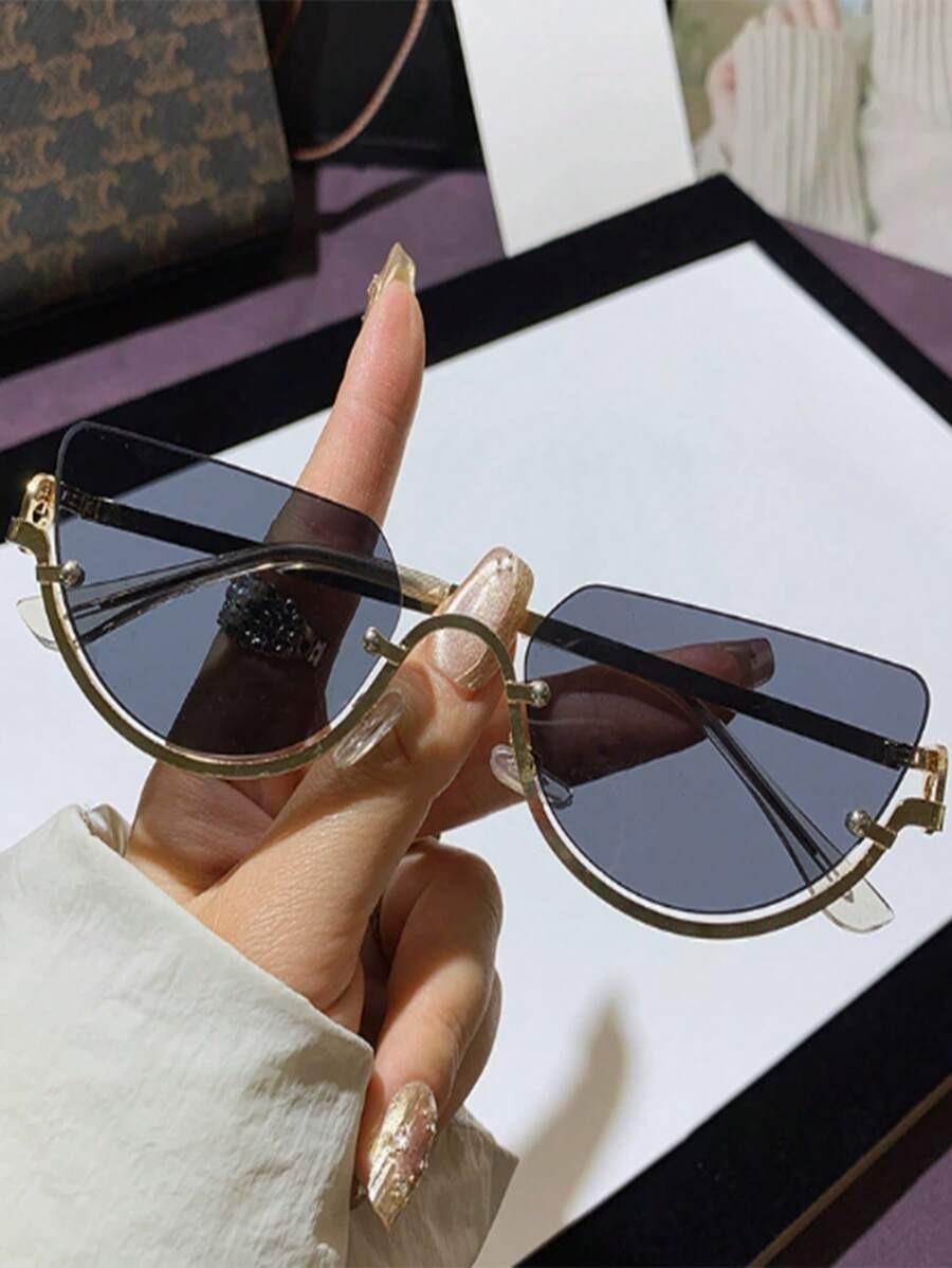 SHEIN  نضارة كلاسيكية بإطار عين القطة – ذهبي لامع