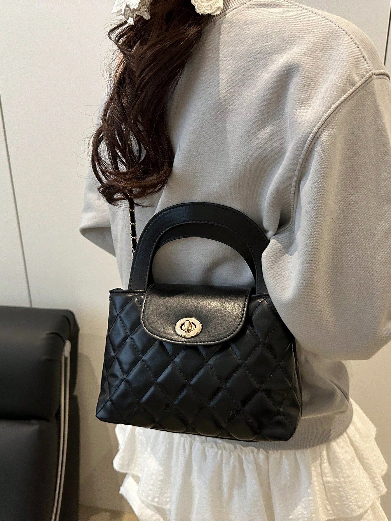 SHEIN حقيبة كروس بودي نسائية مربعة منقوشة بقفل أنيق