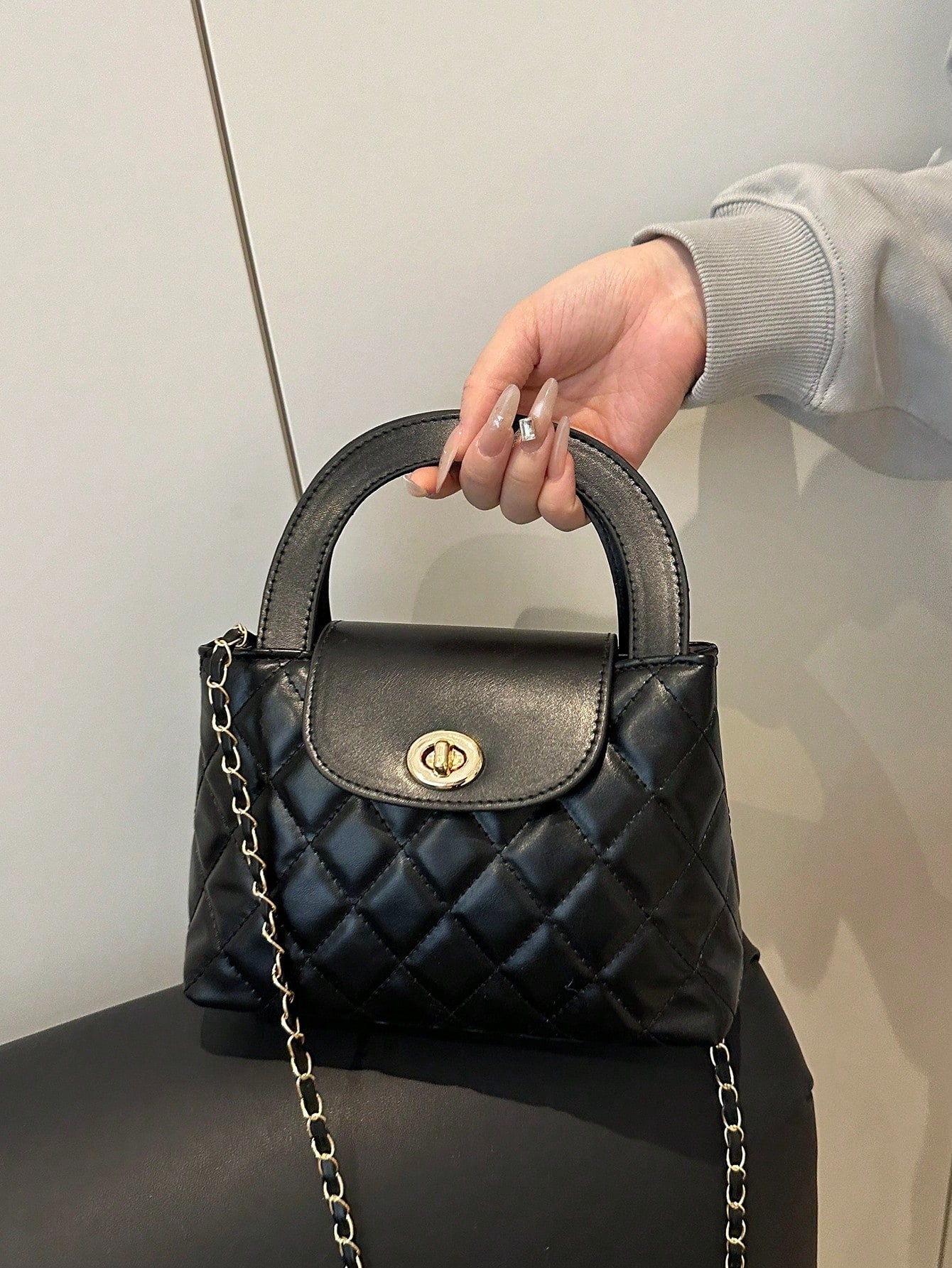 SHEIN حقيبة كروس بودي نسائية مربعة منقوشة بقفل أنيق