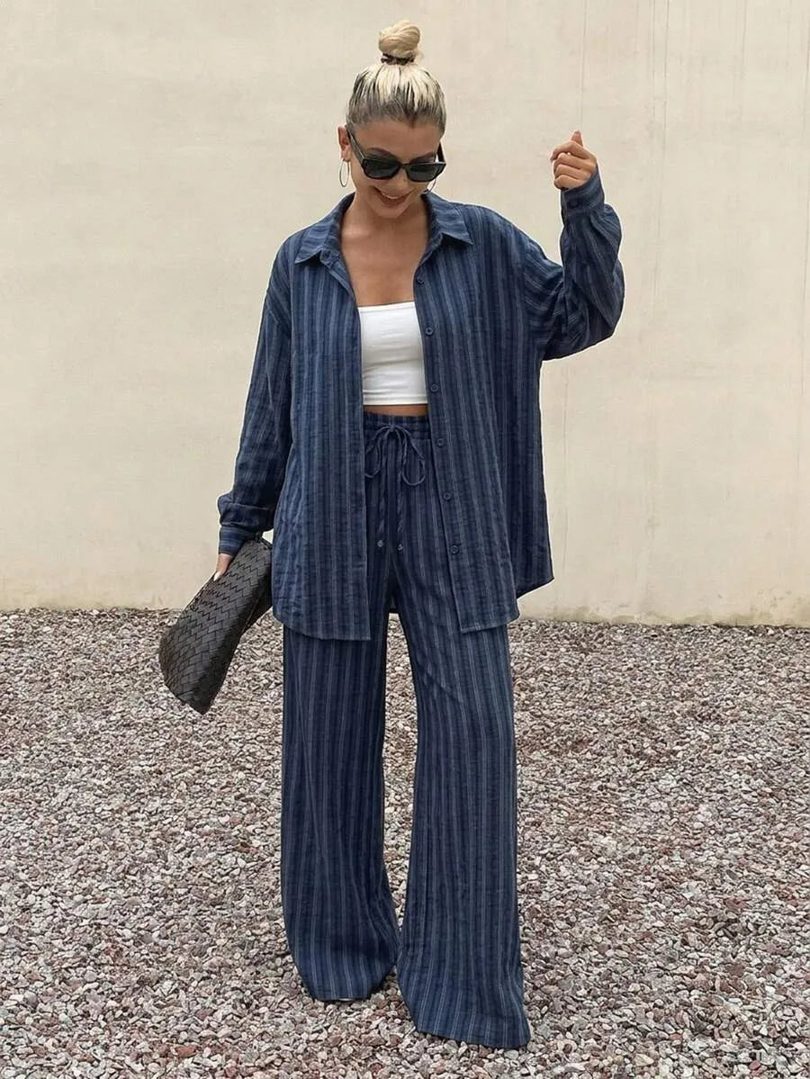 SHEIN DAZY طقم نسائي فضفاض كاجوال من قطعتين باللون الكحلي المقلم