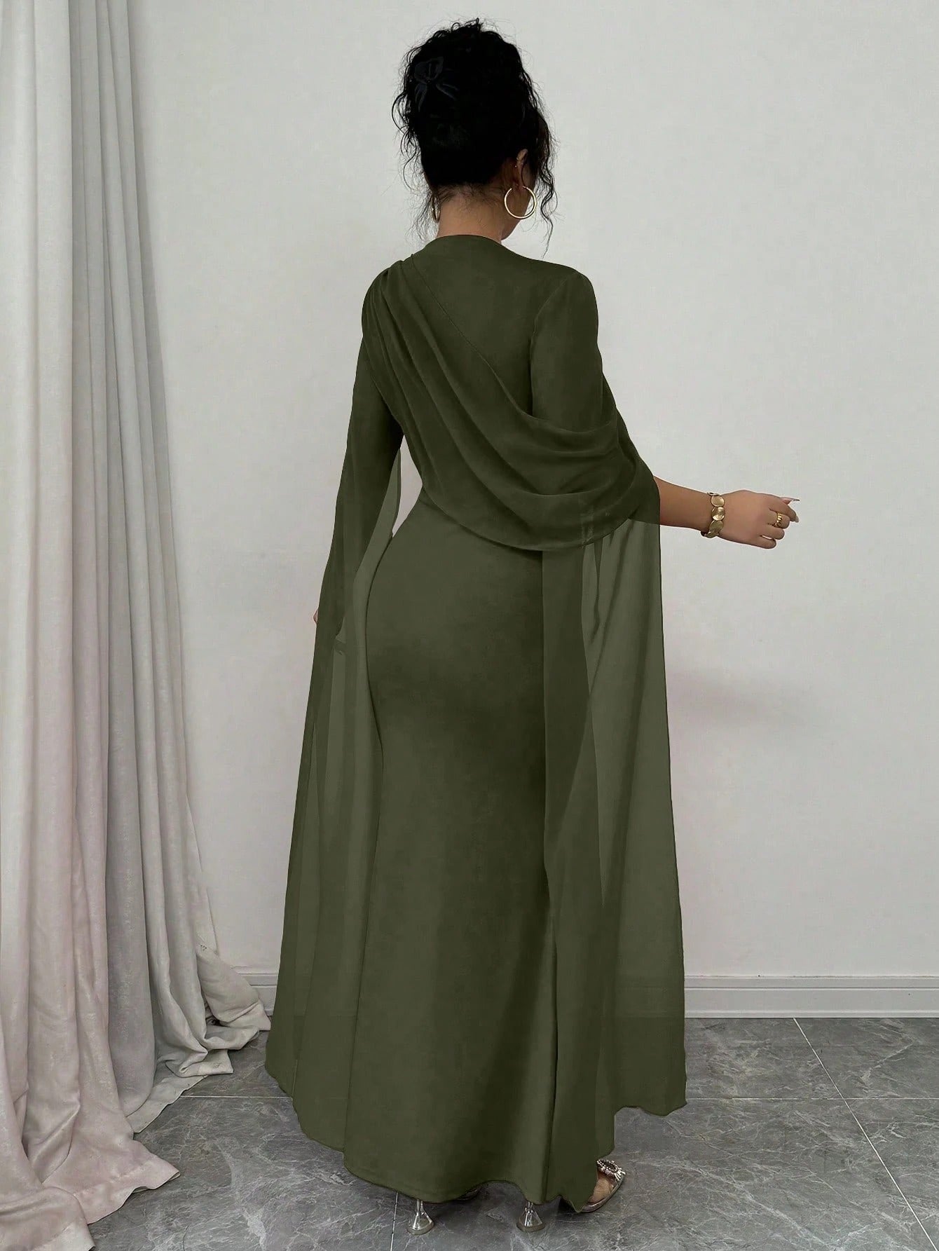 SHEIN Rafferiza Petite فستان أحمر بخصر مجمع وكتف مائل