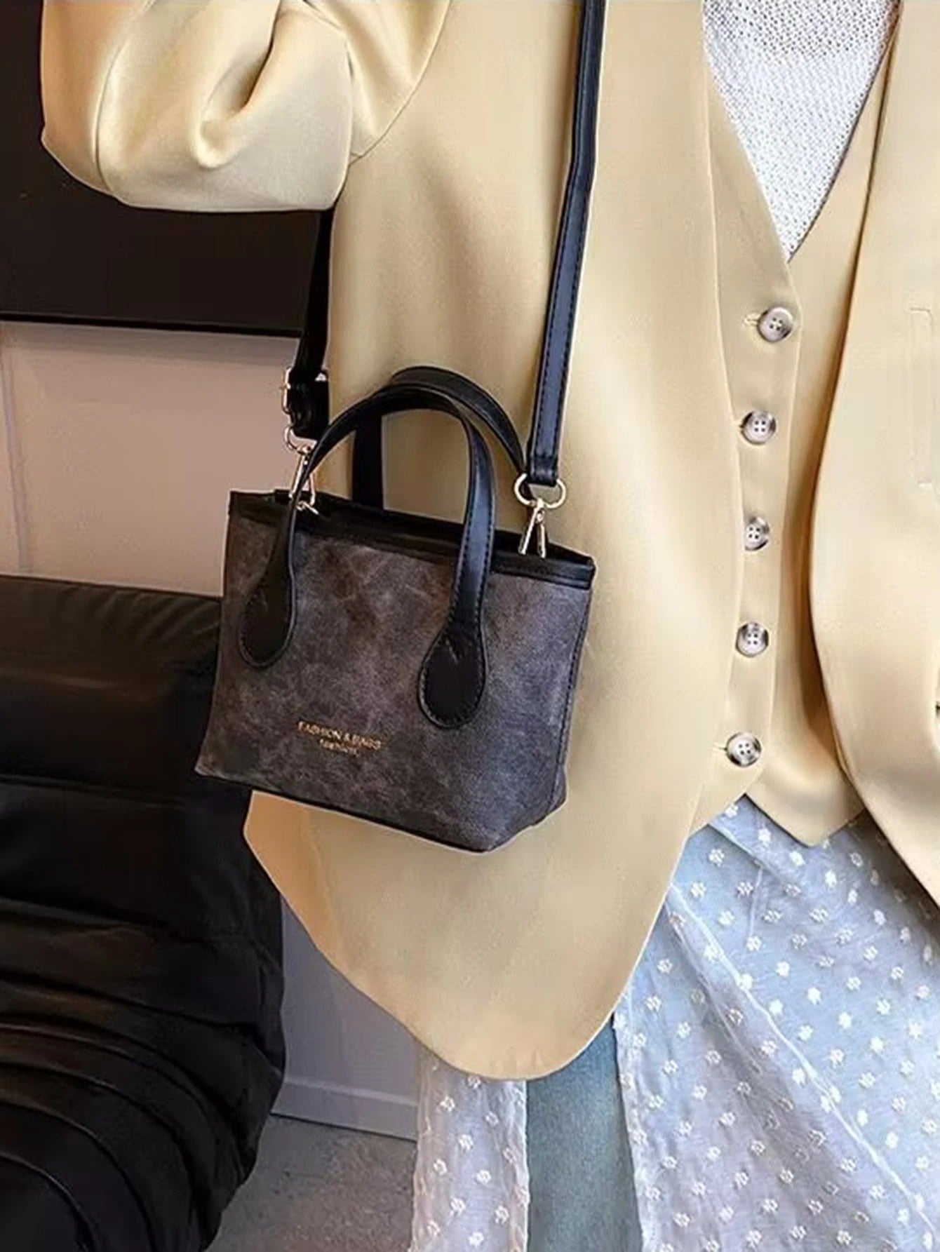 SHEIN حقيبة كتف كروس نسائية كبيرة السعة