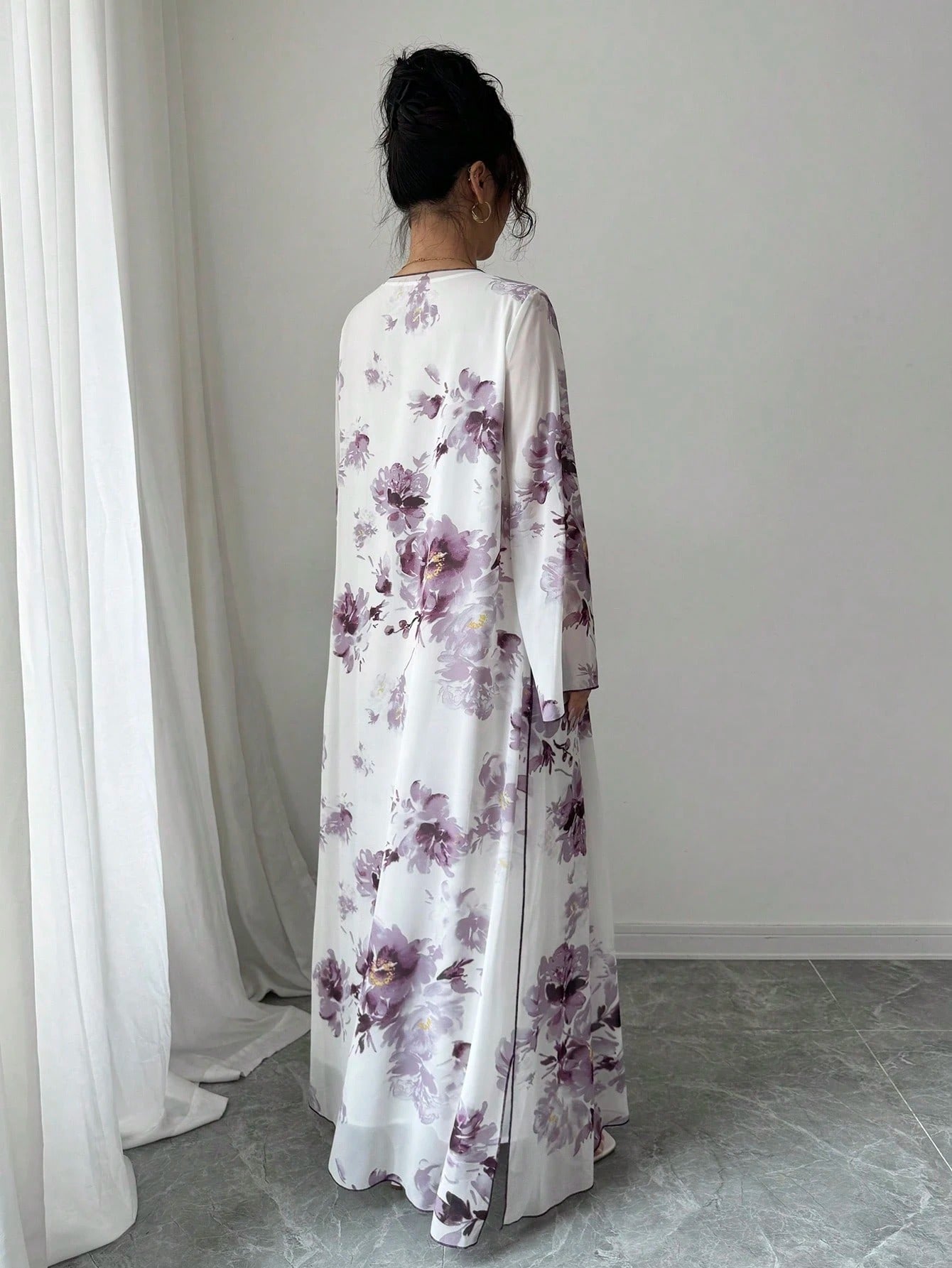 SHEIN Yasmyna Vفستان عربي أنيق بياقة  وأكمام جرس شيفون بطبعة زهور