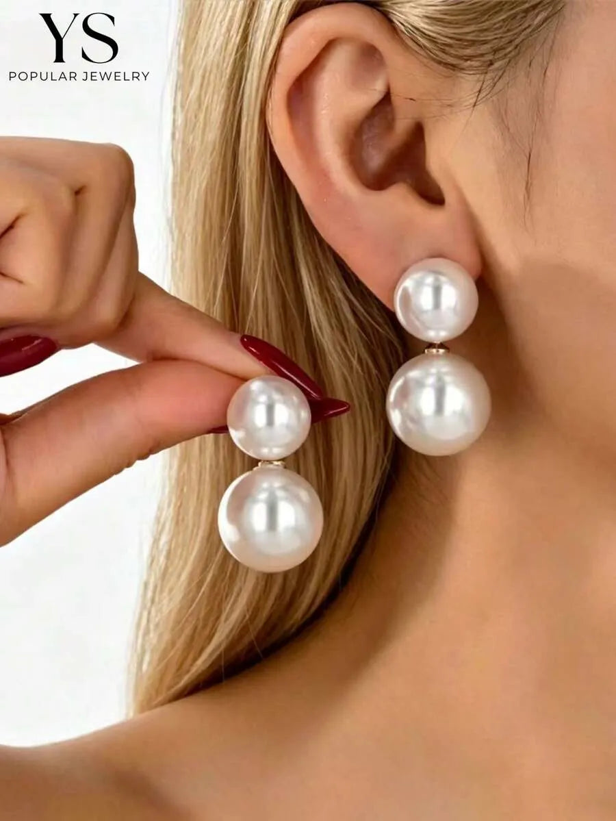 SHEIN زوج أقراط لؤلؤ صناعي كبير وأنيق بلون أبيض