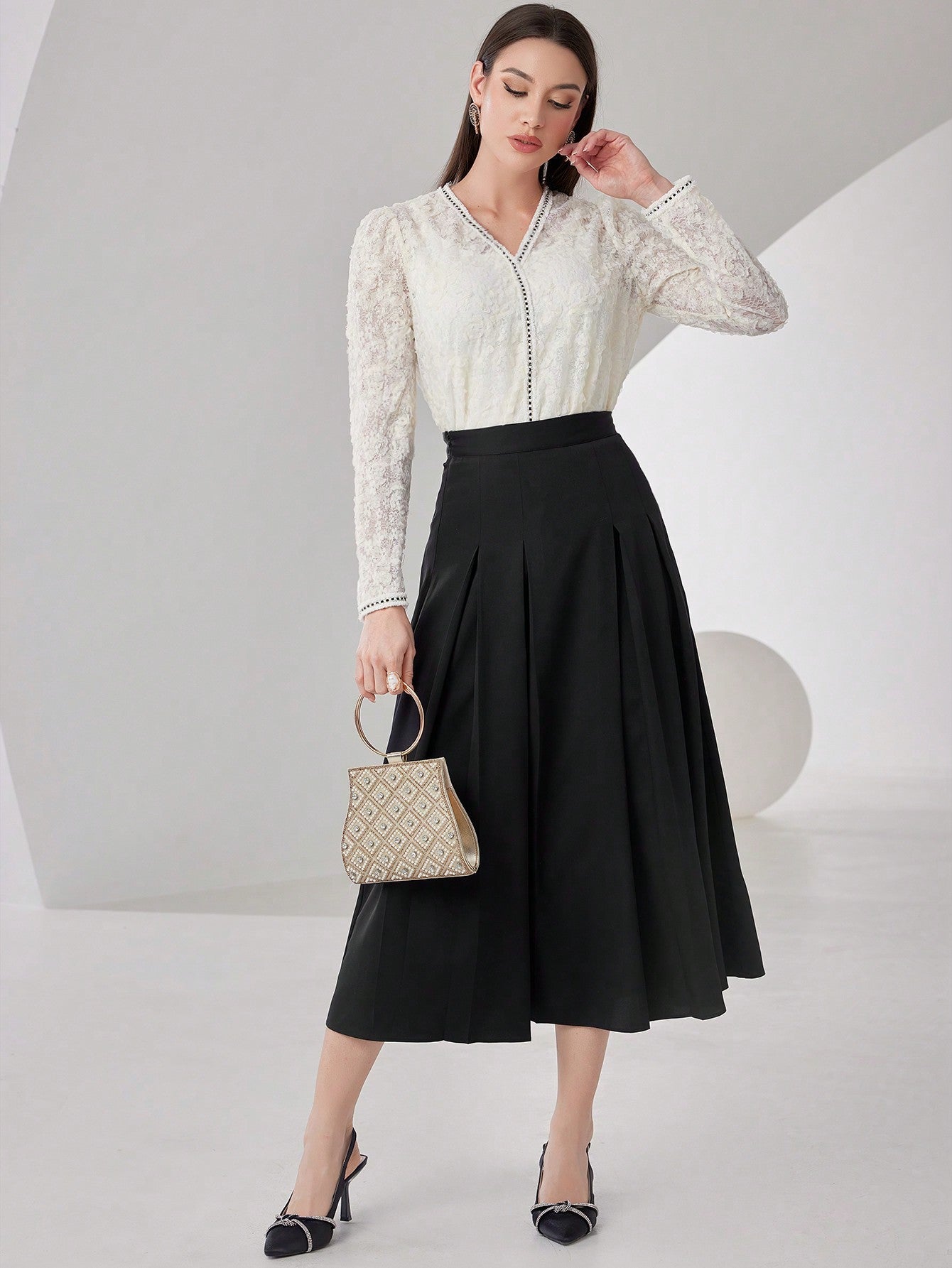 SHEIN Modely Women'S Plain Color Pleated Skirt