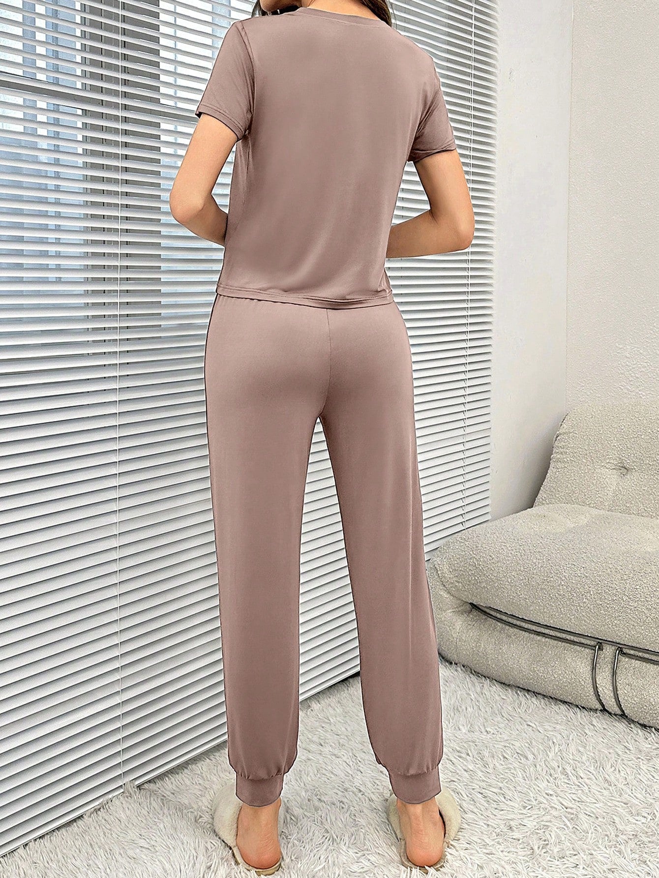 Letter Graphic Tee & Drawstring Waist Pants PJ Set