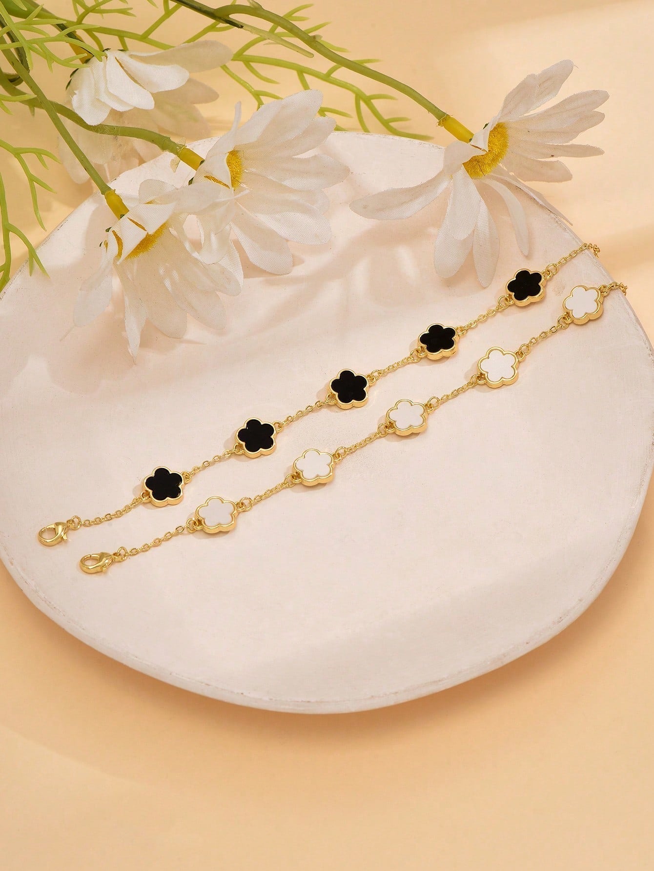 2Pcs/Set Simple & Fashionable Five Petals Copper Bracelet for Women, Suitable for Dating, Graduation, Daily Wear, Etc.