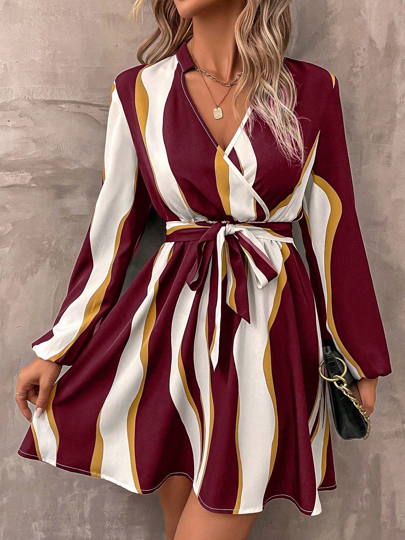 Women'S Lantern Sleeve Printed Belted Dress