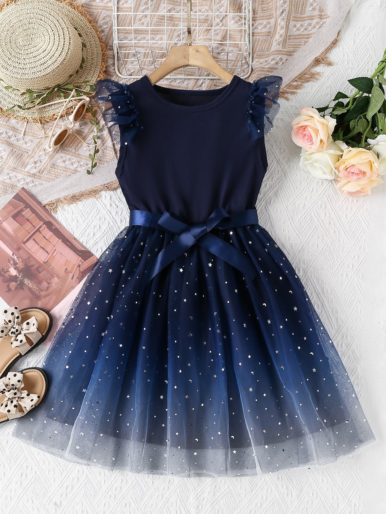 SHEIN Kids CHARMNG Tween Girl Star & Moon Patched Contrast Mesh Ruffle Trim Dress