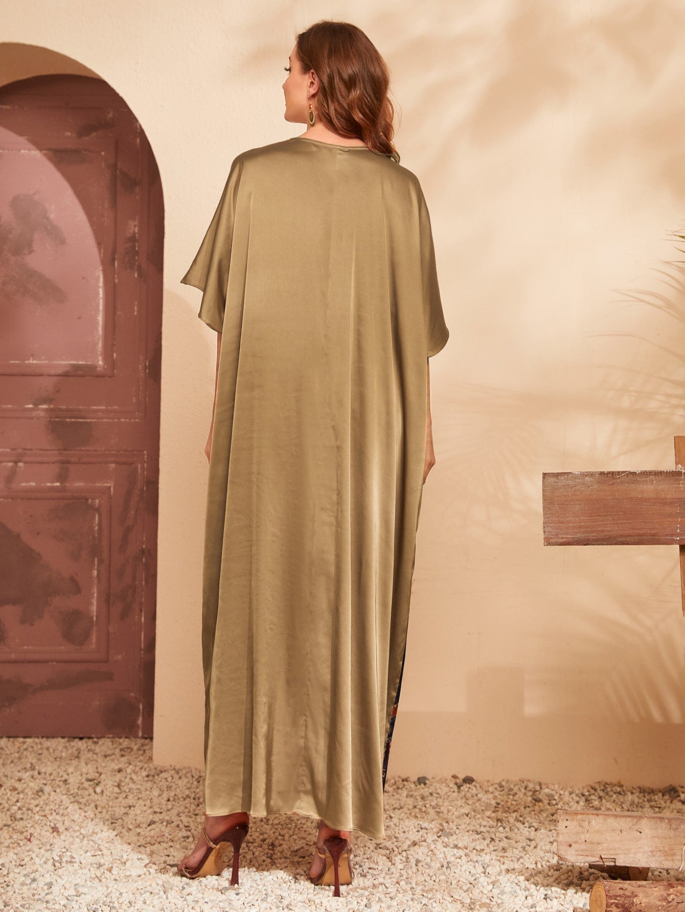 SHEIN Najma Batwing Sleeve Pocket Front Paisley Print Kaftan