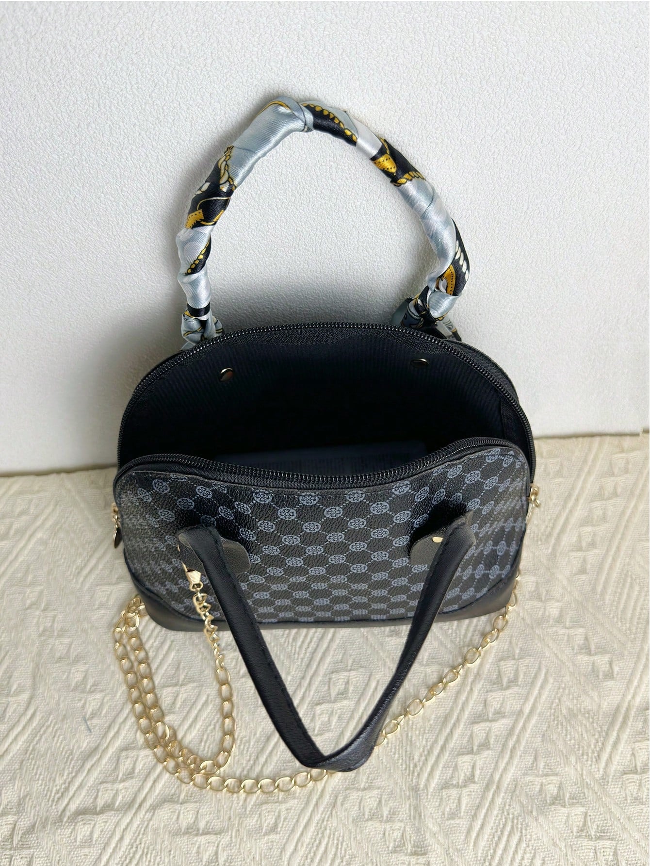 1Pc Mini Geometric Pattern Handbag with Silk Scarf, Chain and Shell Decoration, Can Be Carried by Hand or Crossbody