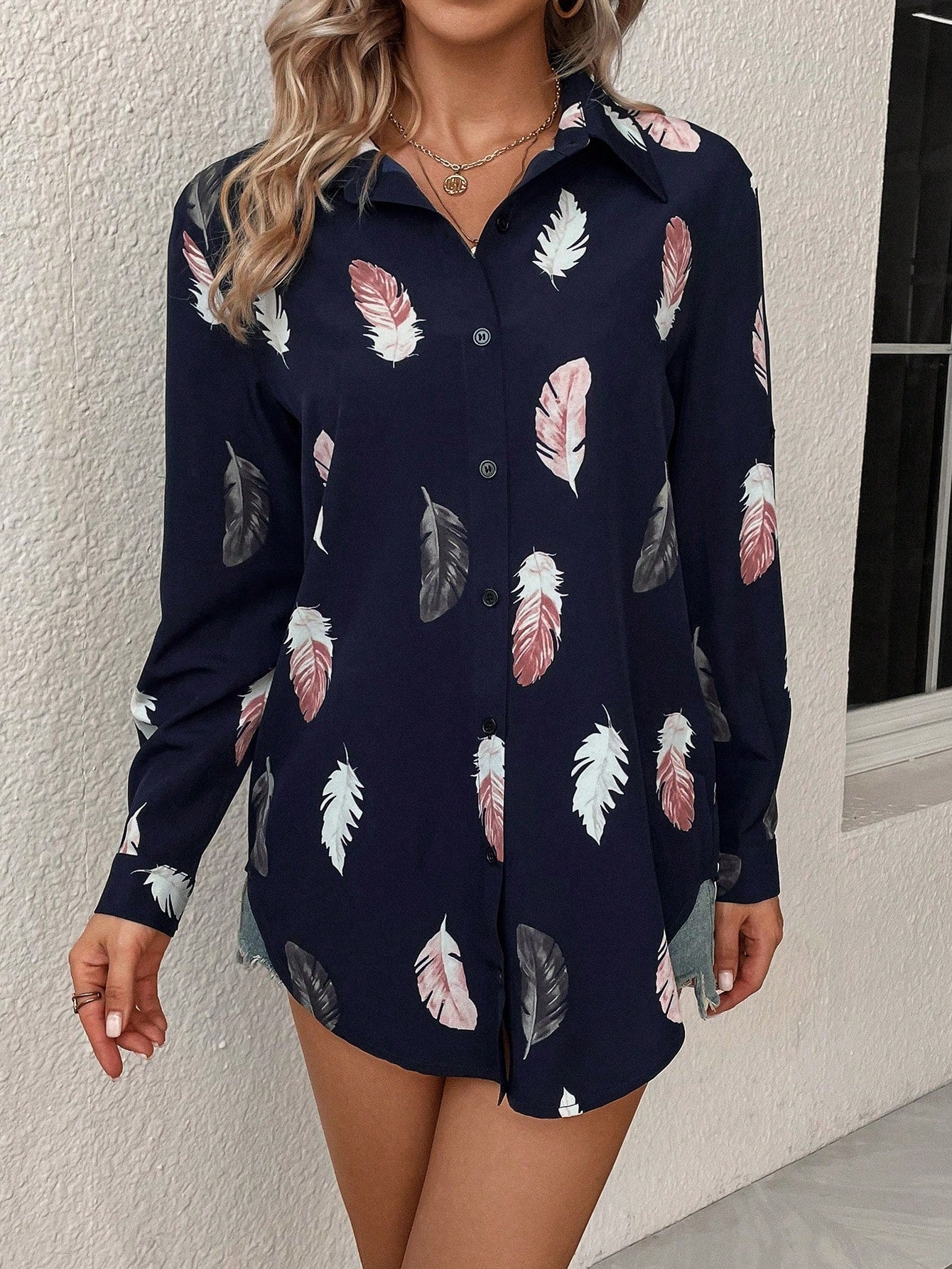 SHEIN Frenchy Feather Print Curved Hem Shirt