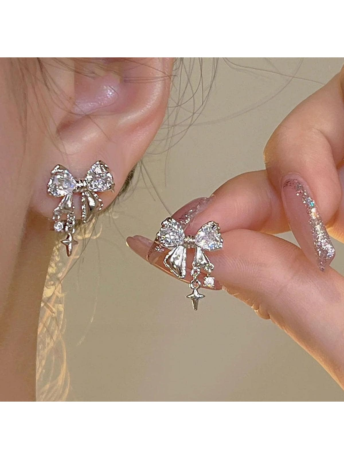 Rhinestone Bow Decor Stud Earrings