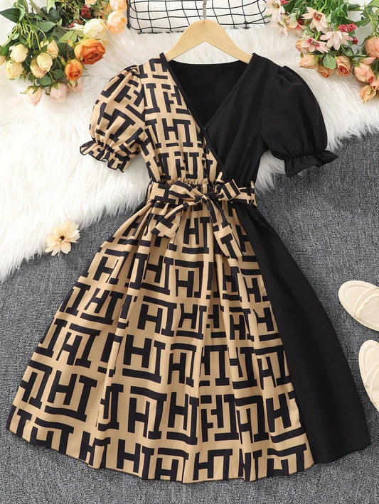 SHEIN Kids EVRYDAY Tween Girl Letter Graphic Puff Sleeve Dress
