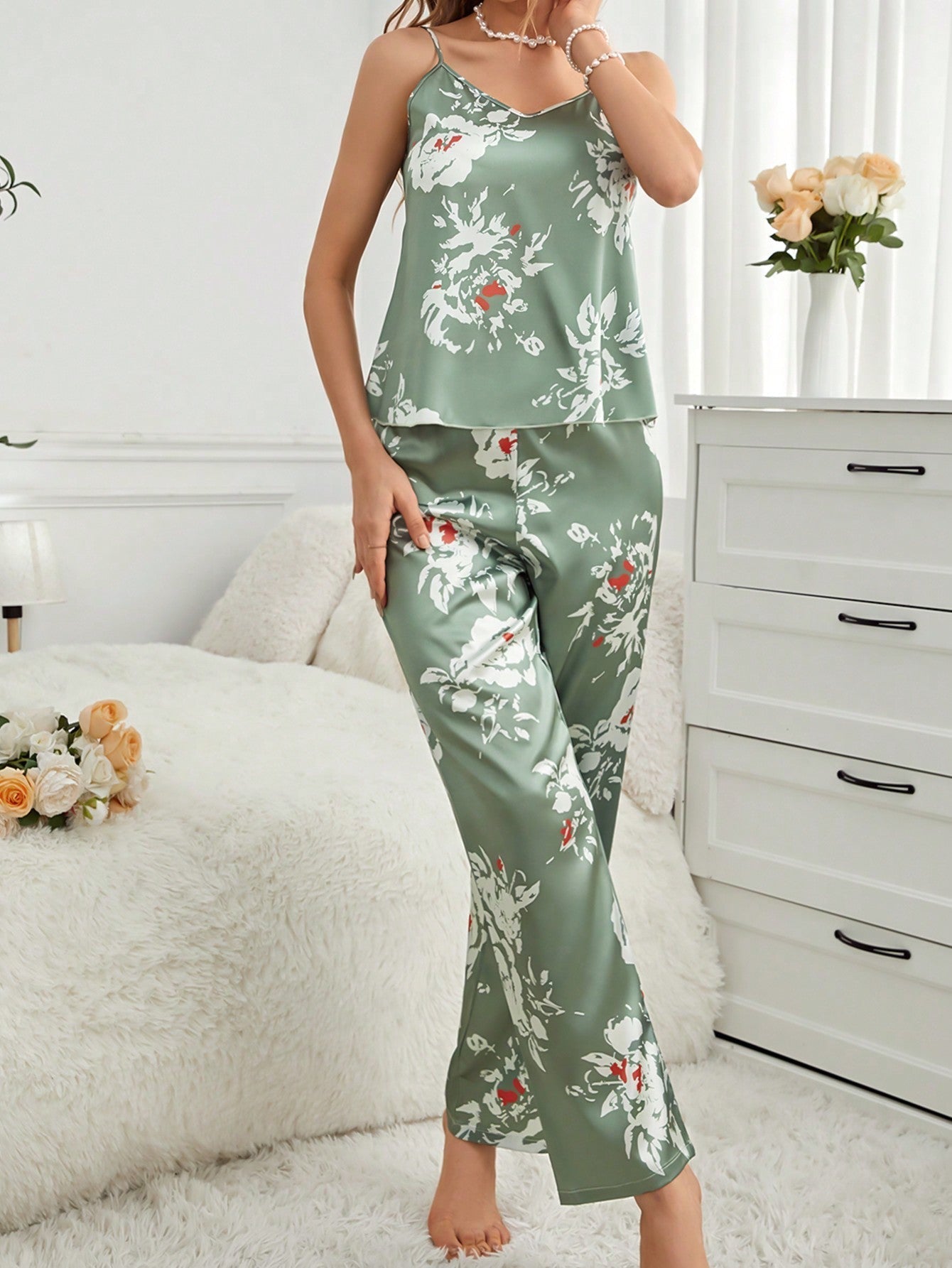 Women'S Floral Patterned Camisole and Long Pants Pajama Set