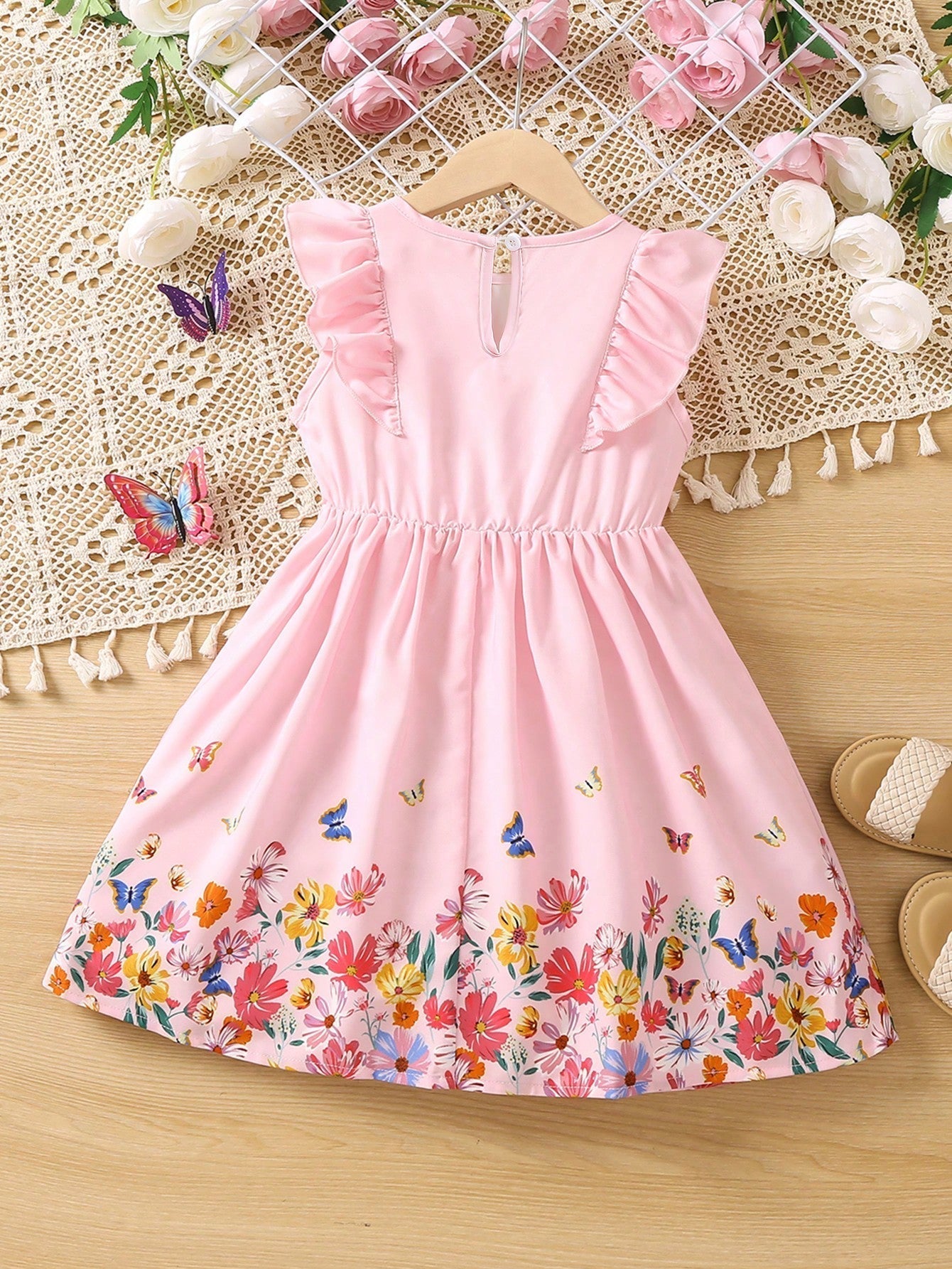 SHEIN Kids EVRYDAY Young Girl Pink Floral Print Butterfly-Shaped Romantic Dress with round Neckline for Summer