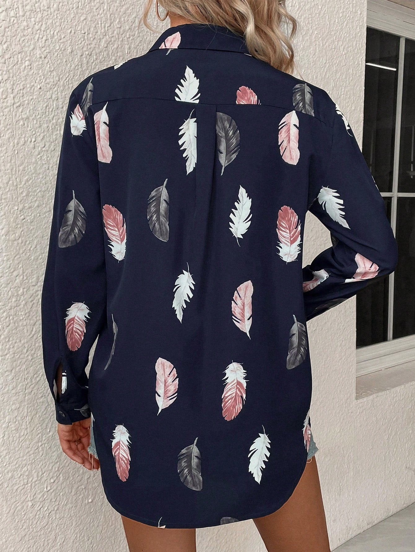 SHEIN Frenchy Feather Print Curved Hem Shirt