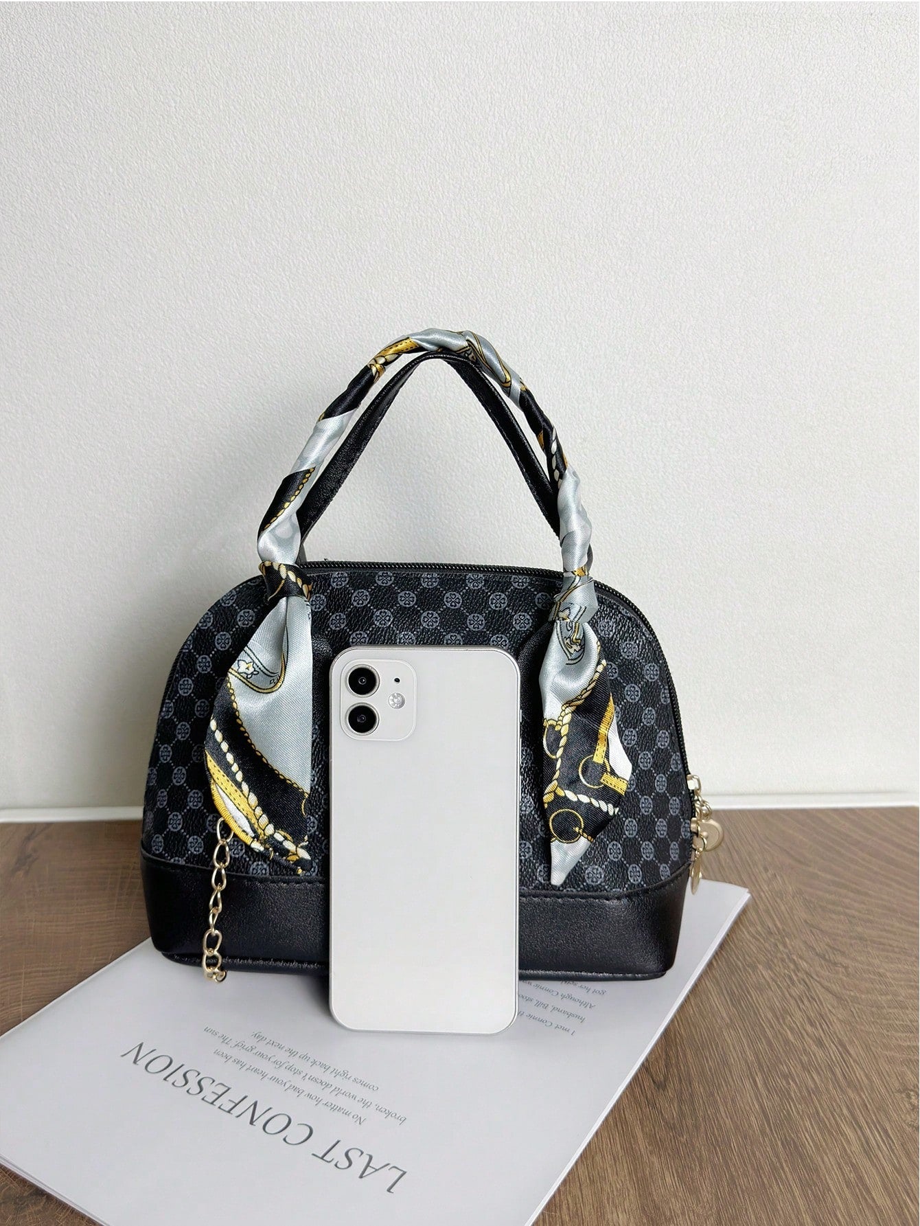 1Pc Mini Geometric Pattern Handbag with Silk Scarf, Chain and Shell Decoration, Can Be Carried by Hand or Crossbody