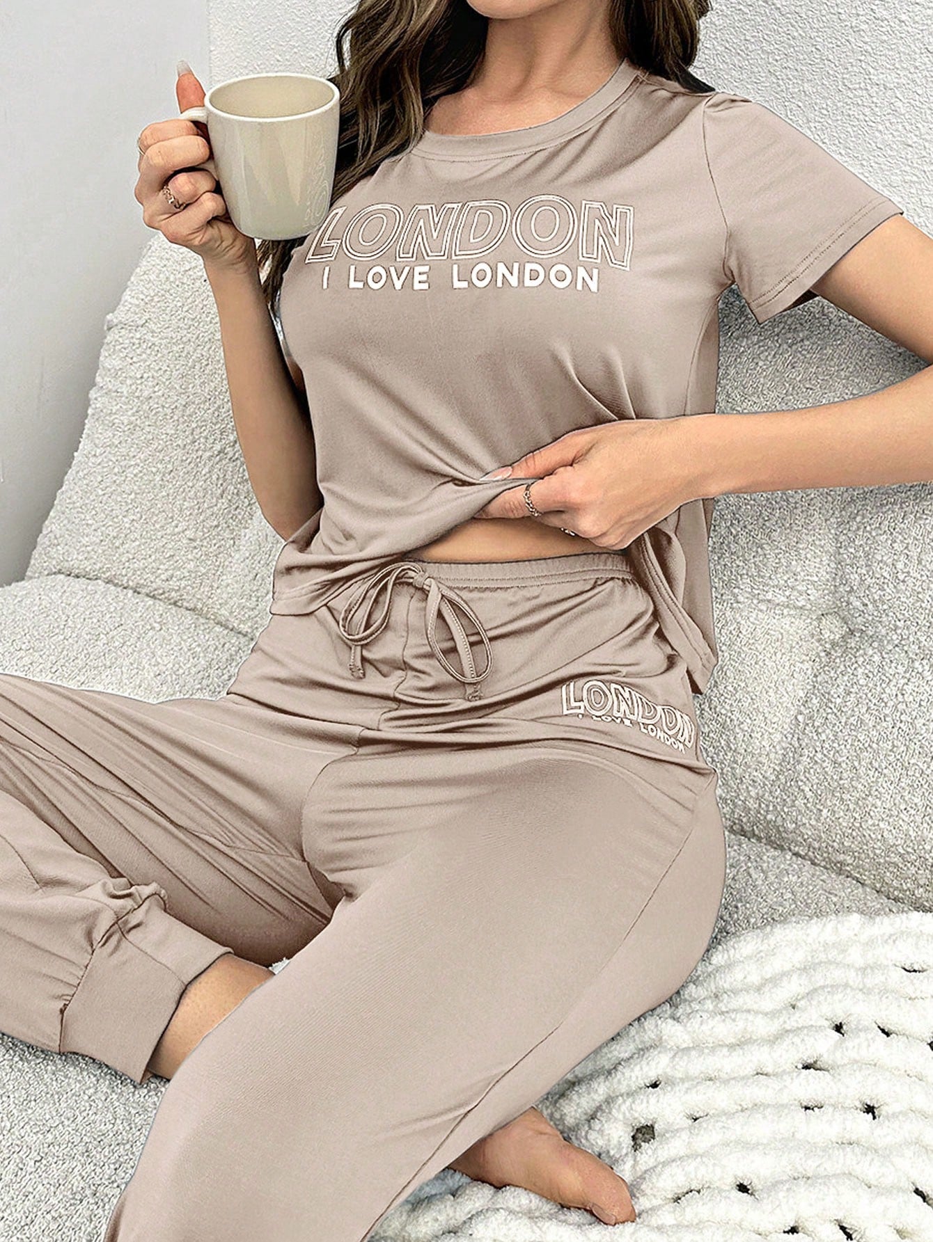 Letter Graphic Tee & Drawstring Waist Pants PJ Set
