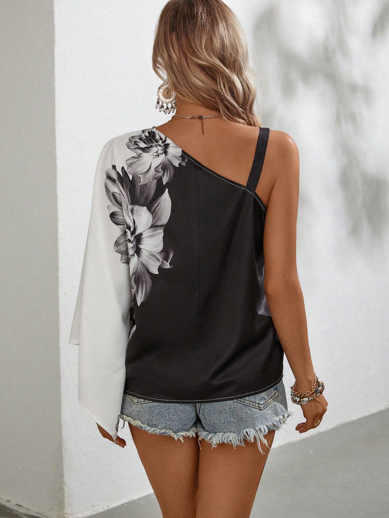 SHEIN Clasi Floral Print Chain Detail Asymmetrical Neck Blouse