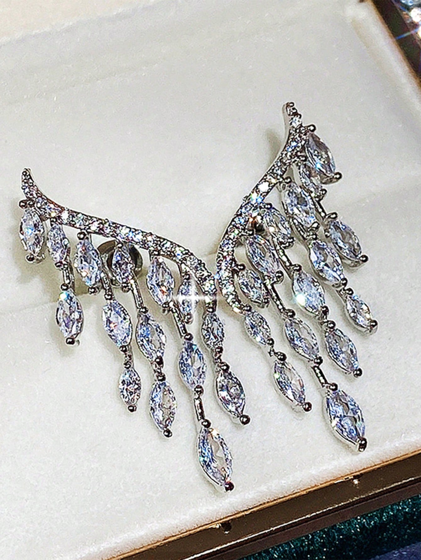1Pair Fashionable & Exquisite Wing Shape Cubic Zirconia Waterdrop Bridal Luxury Evening Gift Versatile Personality Women Earrings