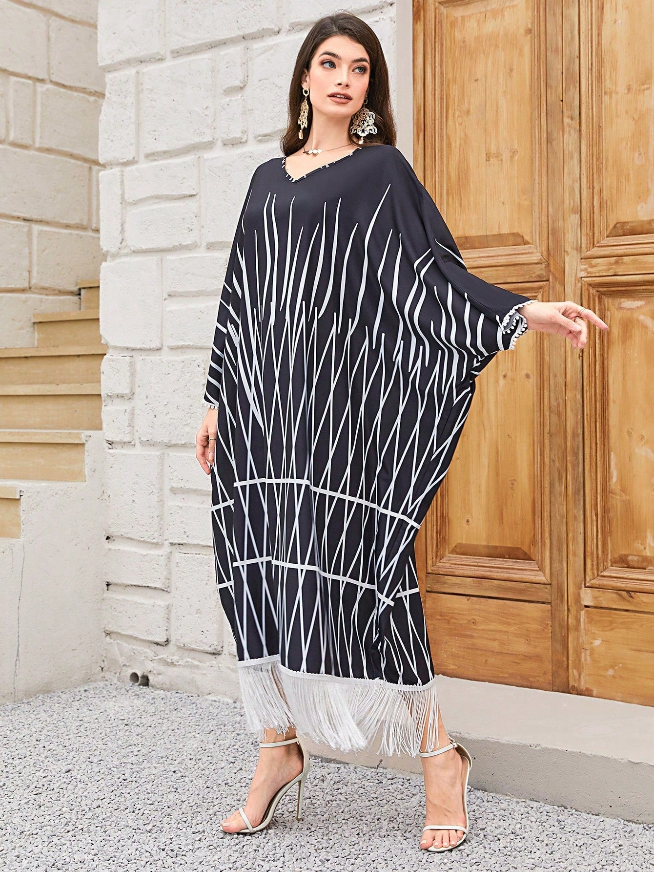 SHEIN Najma Geo Print Fringe Hem Batwing Sleeve Kaftan
